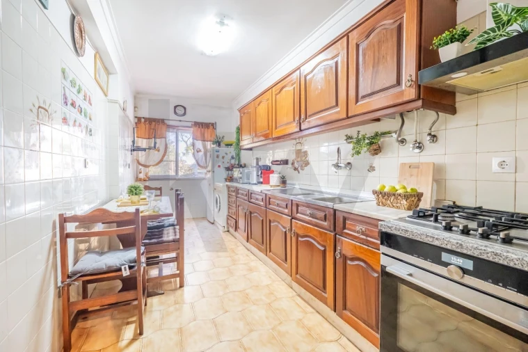 Apartamento T1 para Venda em São Domingos de Rana Foto 12