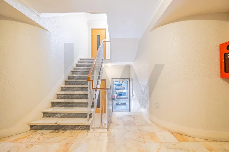 Apartamento T1 para Venda em São Domingos de Rana Foto 31