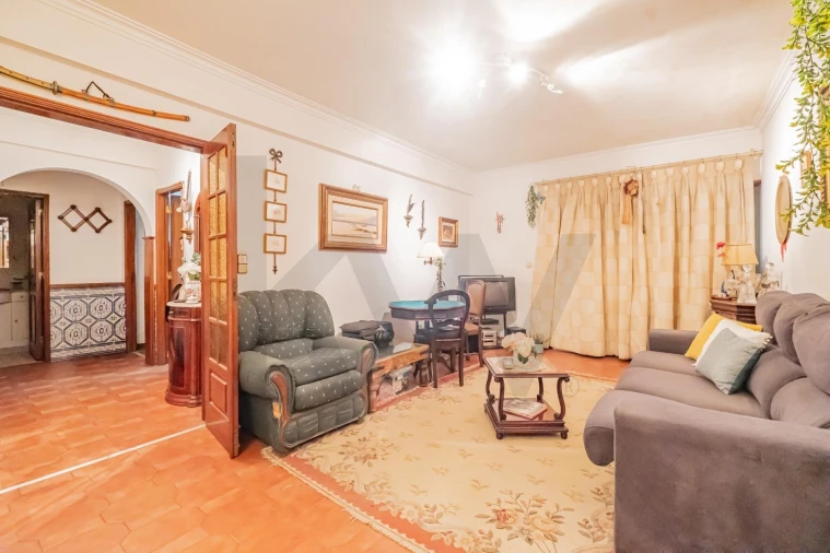 Apartamento T1 para Venda em São Domingos de Rana Foto 17