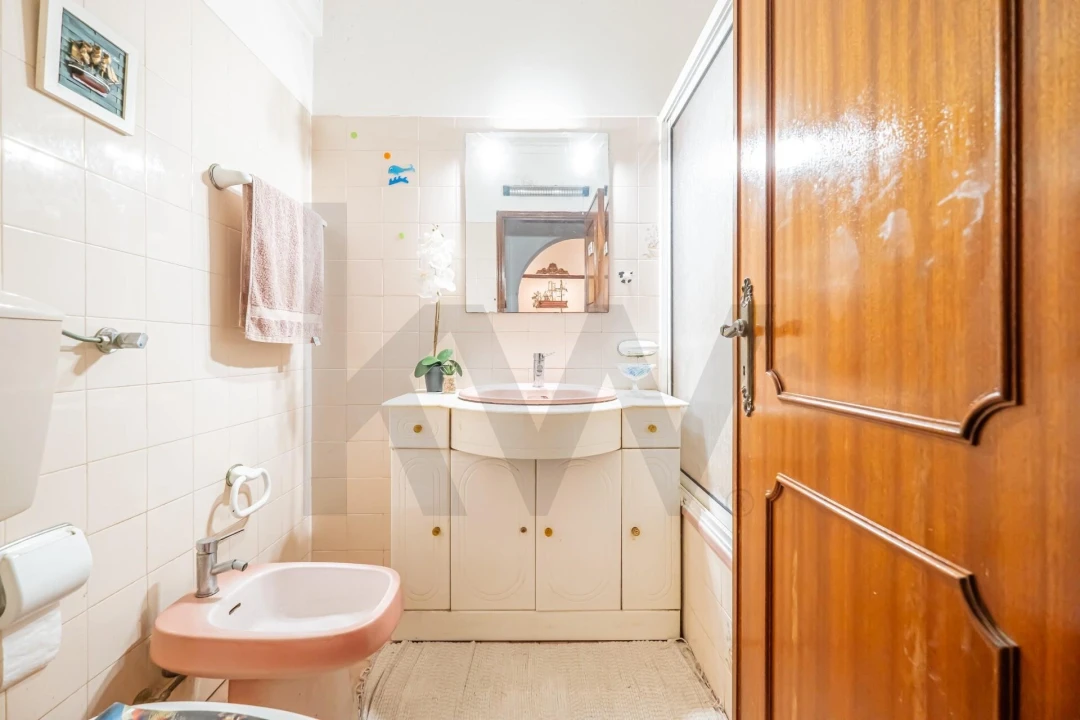 Apartamento T1 para Venda em São Domingos de Rana Foto 24