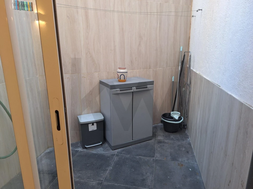 Apartamento T1 para Venda em Beato Foto 5