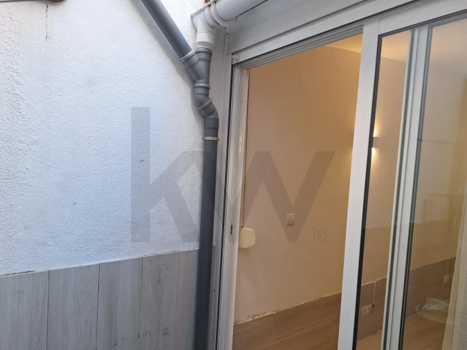 Apartamento T1 para Venda em Beato Foto 6