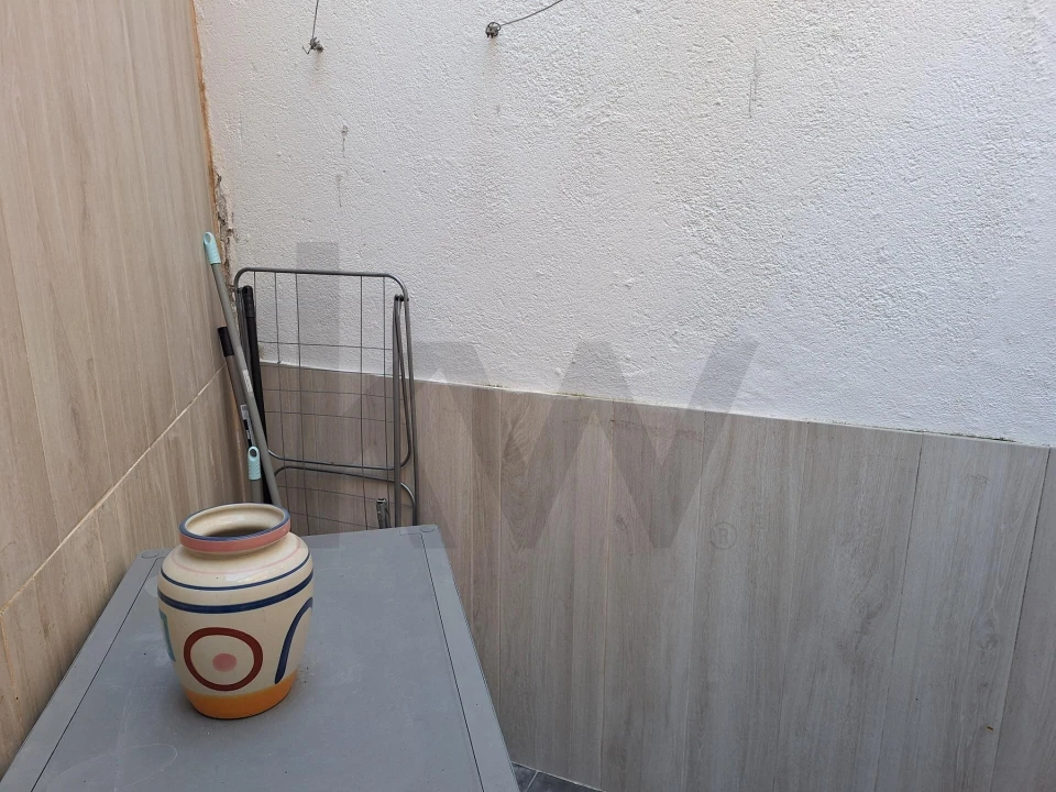 Apartamento T1 para Venda em Beato Foto 7