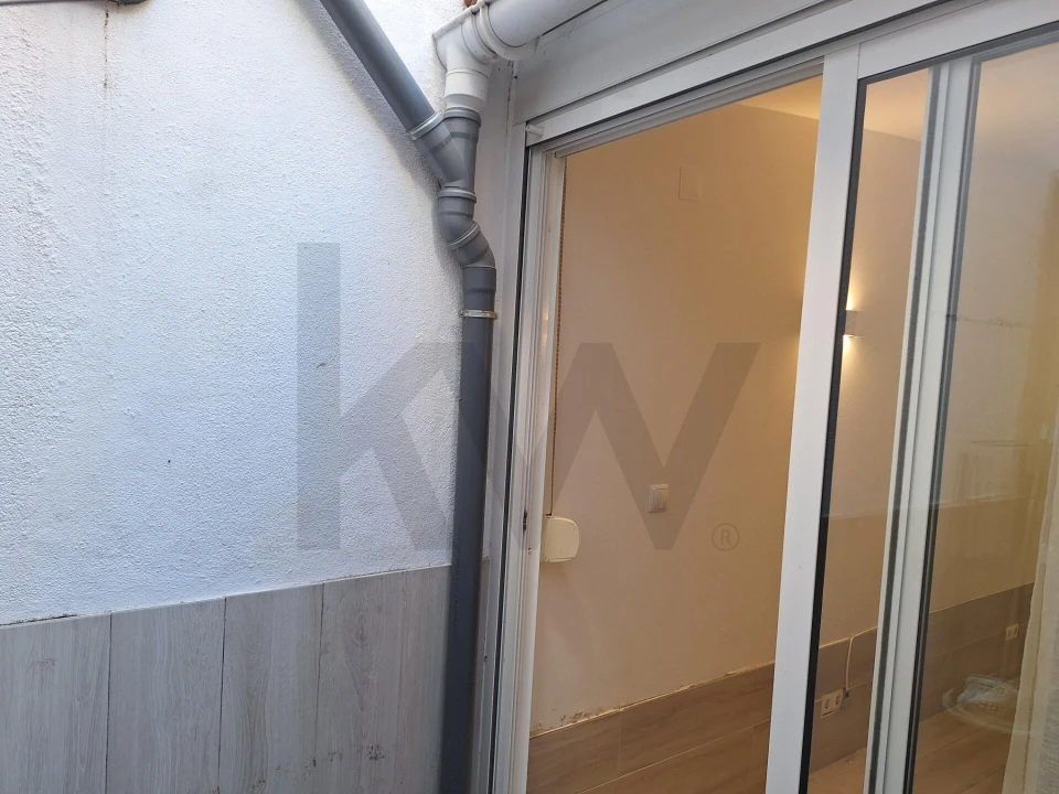 Apartamento T1 para Venda em Beato Foto 6