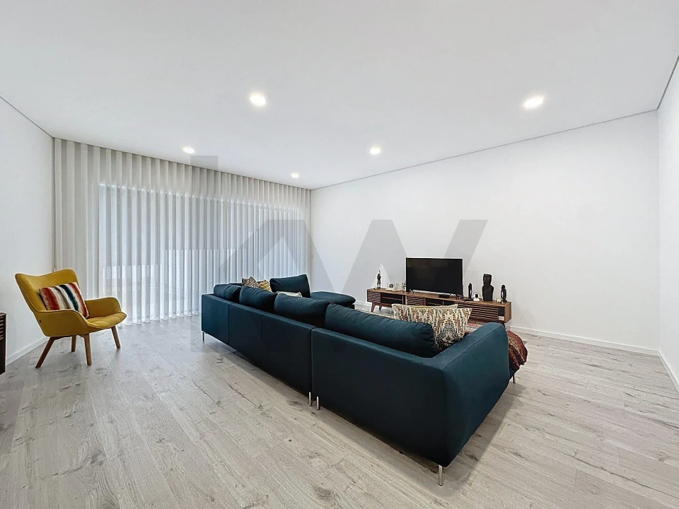 Moradia T3 para Venda em São Paio de Oleiros Foto 1