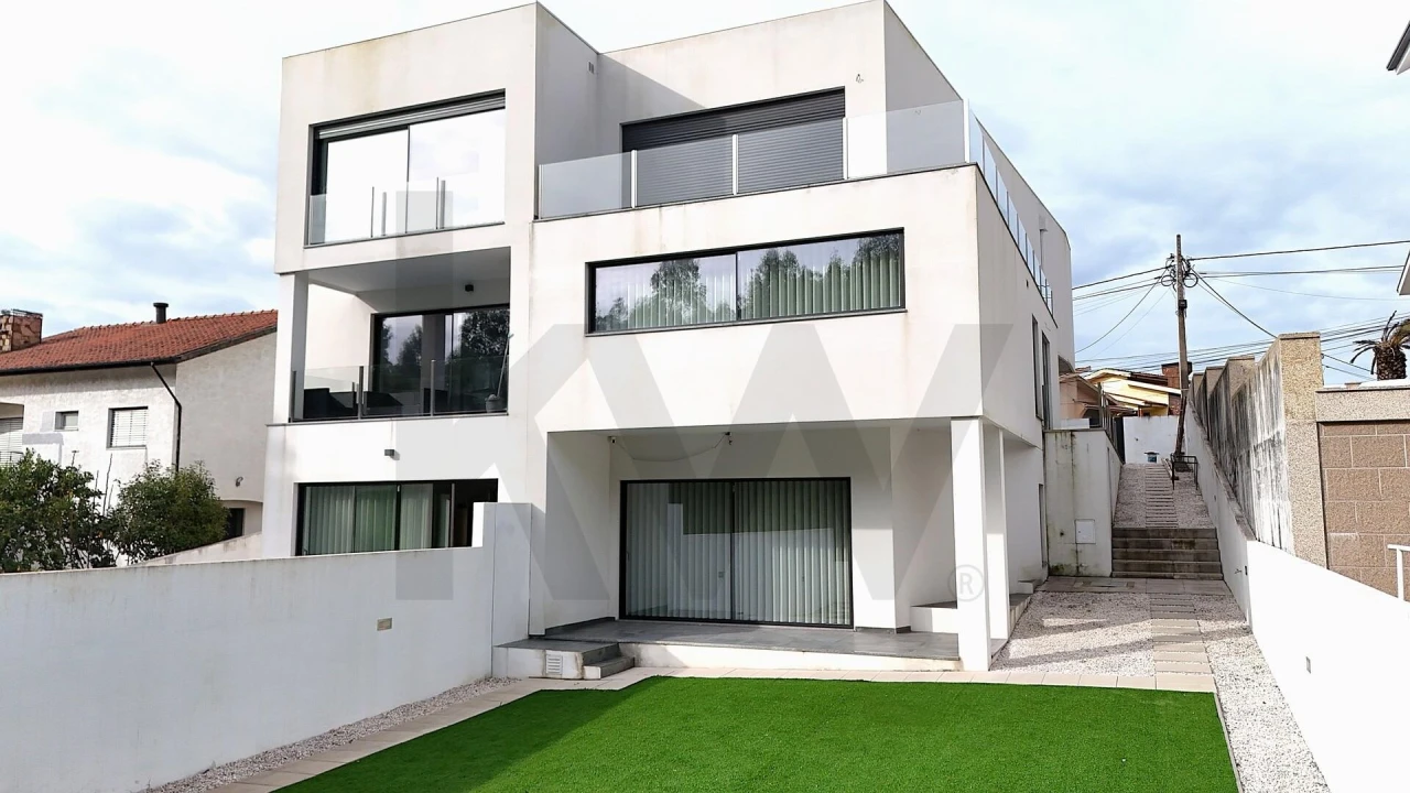 Moradia T3 para Venda em São Paio de Oleiros Foto 49