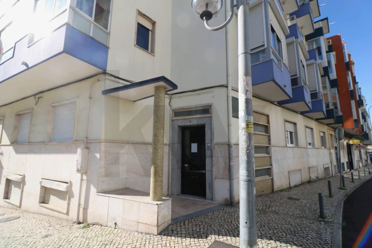 Apartamento T3 para Venda em Venteira Foto 2