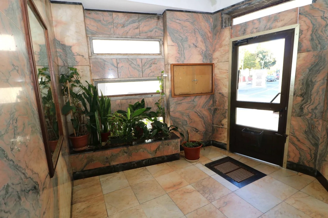 Apartamento T3 para Venda em Venteira Foto 4