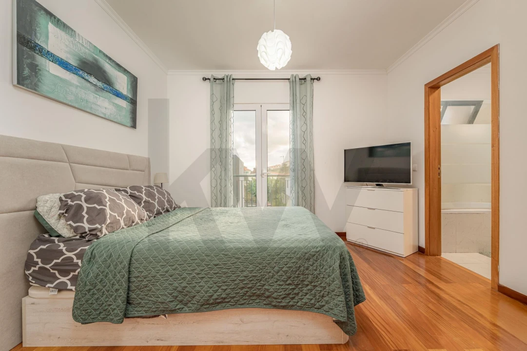 Moradia T2 para Venda em Santa Cruz Foto 28