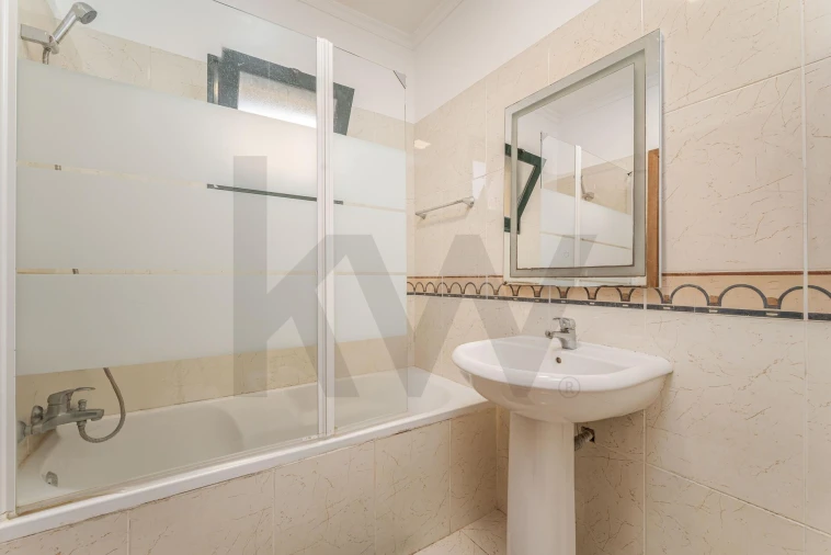 Moradia T2 para Venda em Santa Cruz Foto 29