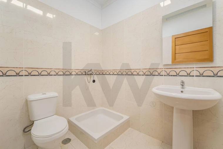 Moradia T2 para Venda em Santa Cruz Foto 35