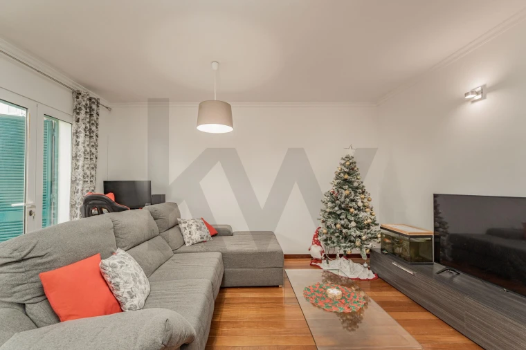 Moradia T2 para Venda em Santa Cruz Foto 12