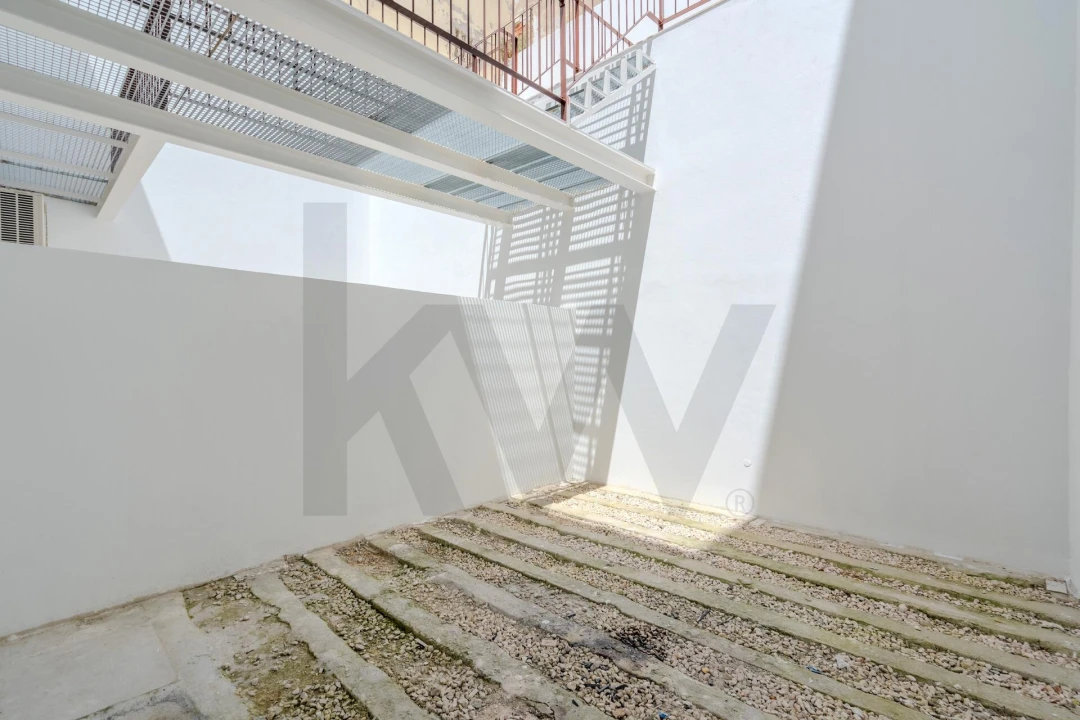 Apartamento T1 para Venda em Santo António Foto 16