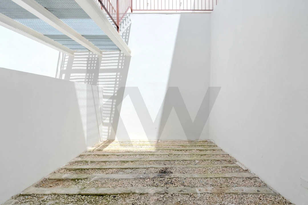 Apartamento T1 para Venda em Santo António Foto 15