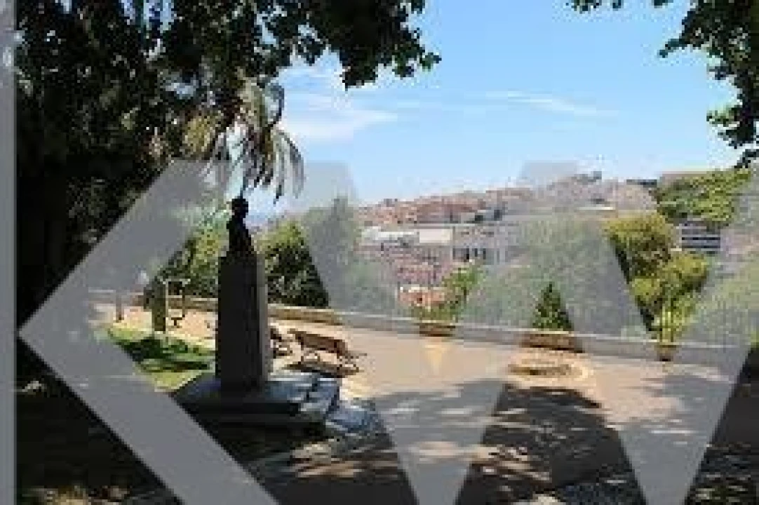 Apartamento T1 para Venda em Santo António Foto 21