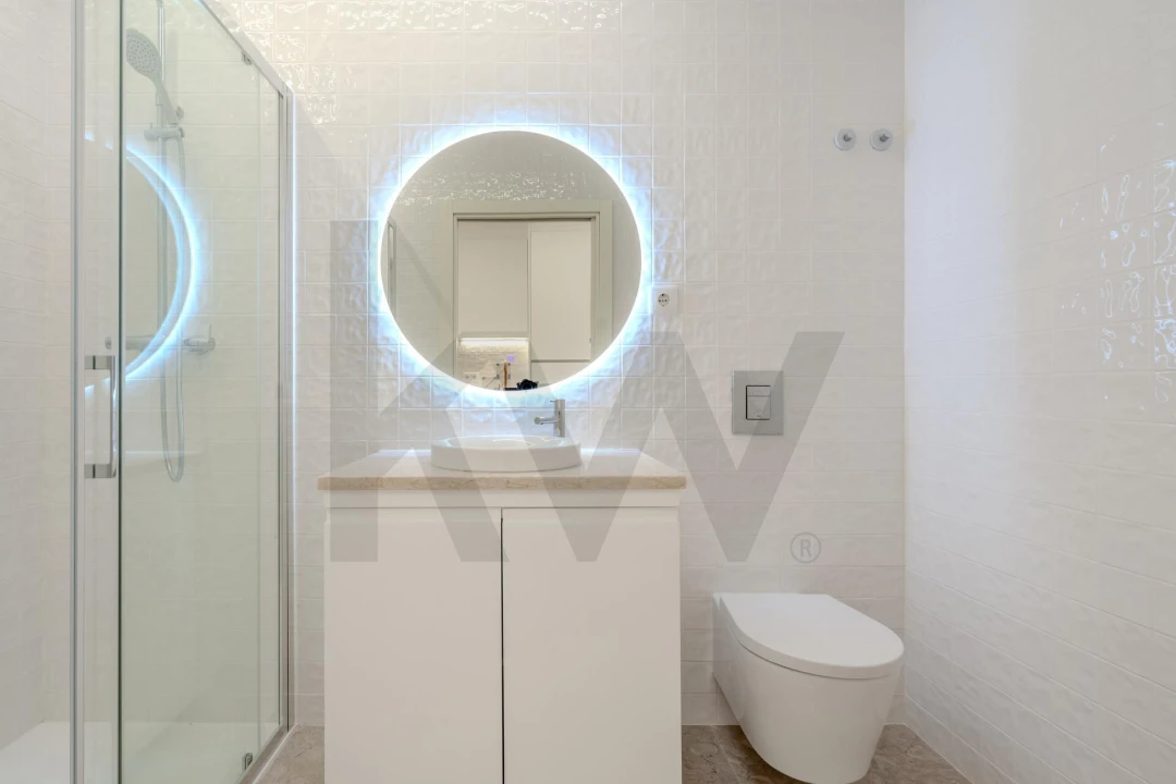 Apartamento T1 para Venda em Santo António Foto 9