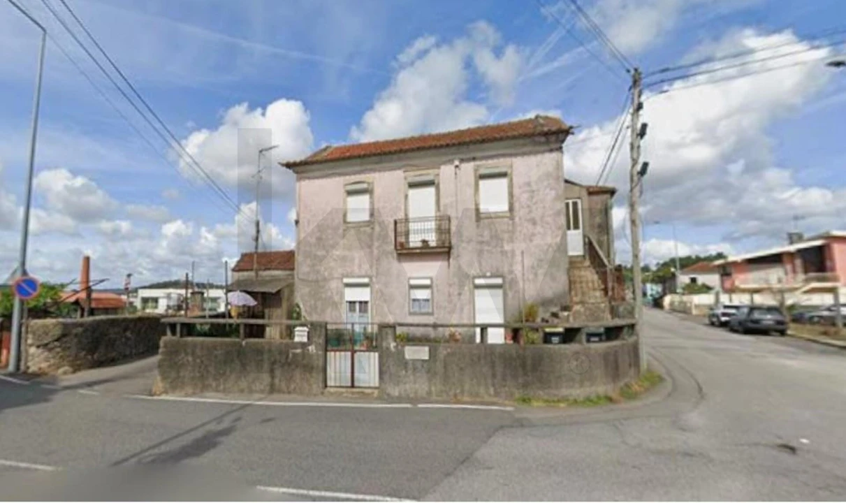 Moradia T5 para Venda em São João da Madeira Foto 1