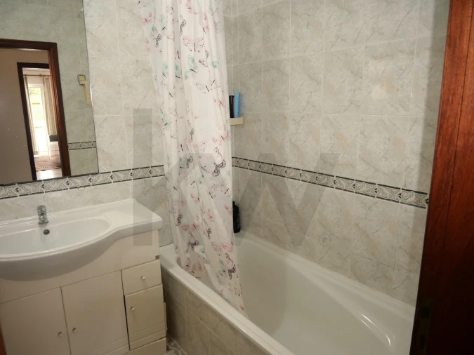 Apartamento T1 para Venda em Guia Foto 10