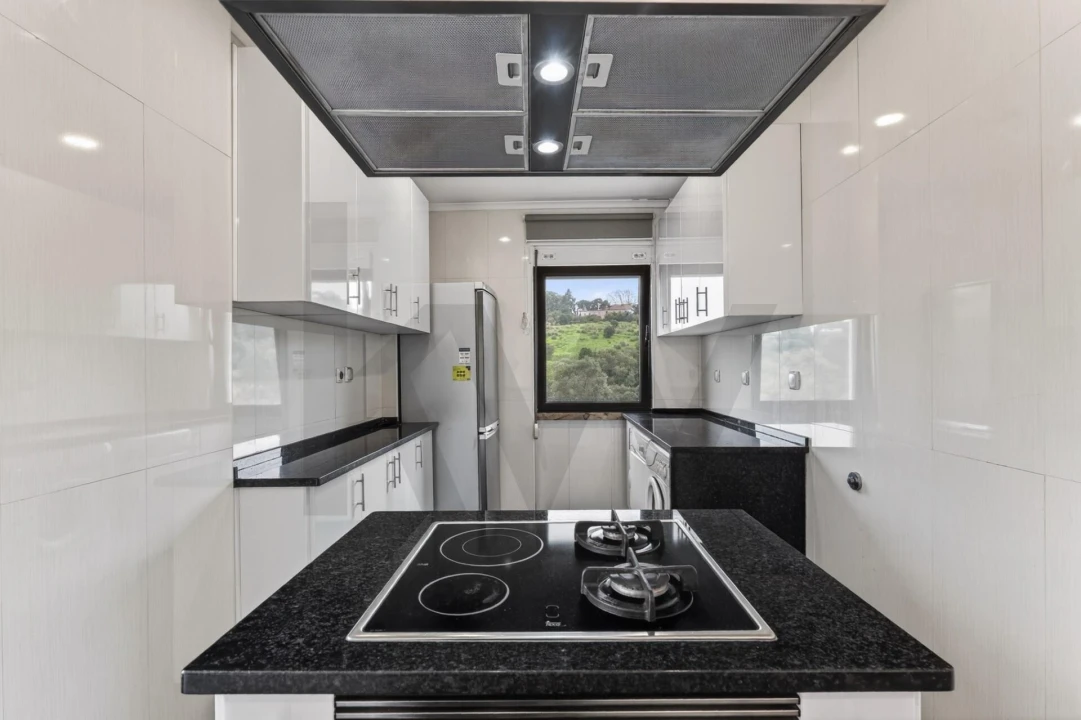 Apartamento T2 para Arrendamento em São Domingos de Benfica Foto 3