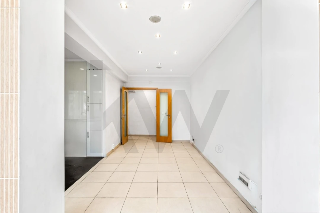 Apartamento T2 para Arrendamento em São Domingos de Benfica Foto 14