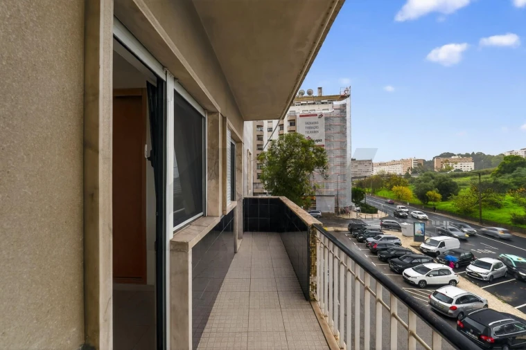 Apartamento T2 para Arrendamento em São Domingos de Benfica Foto 4