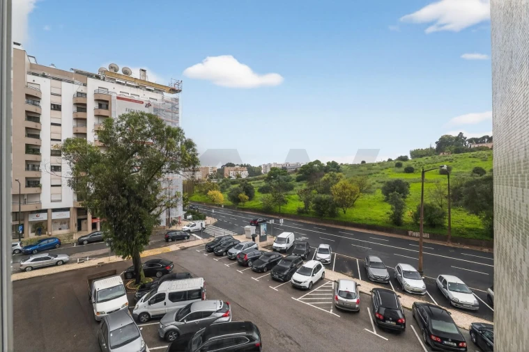 Apartamento T2 para Arrendamento em São Domingos de Benfica Foto 21