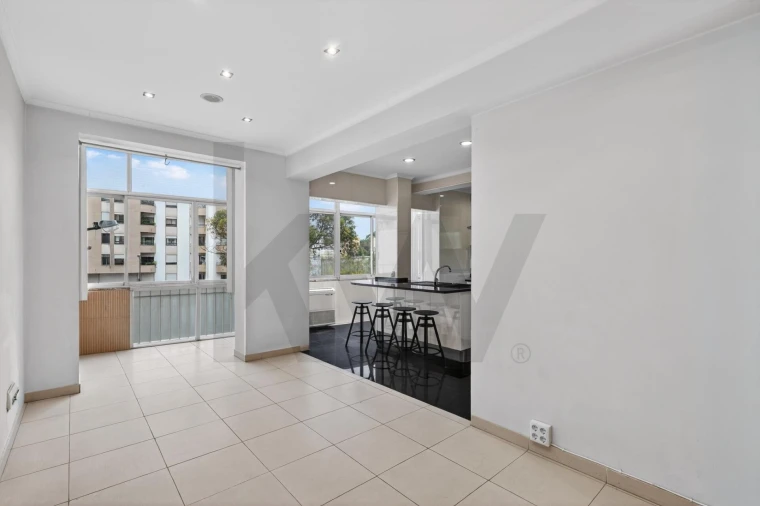 Apartamento T2 para Arrendamento em São Domingos de Benfica Foto 2