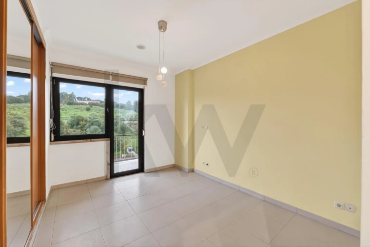 Apartamento T2 para Arrendamento em São Domingos de Benfica Foto 5