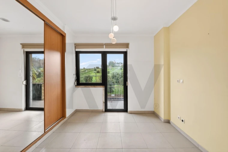 Apartamento T2 para Arrendamento em São Domingos de Benfica Foto 6