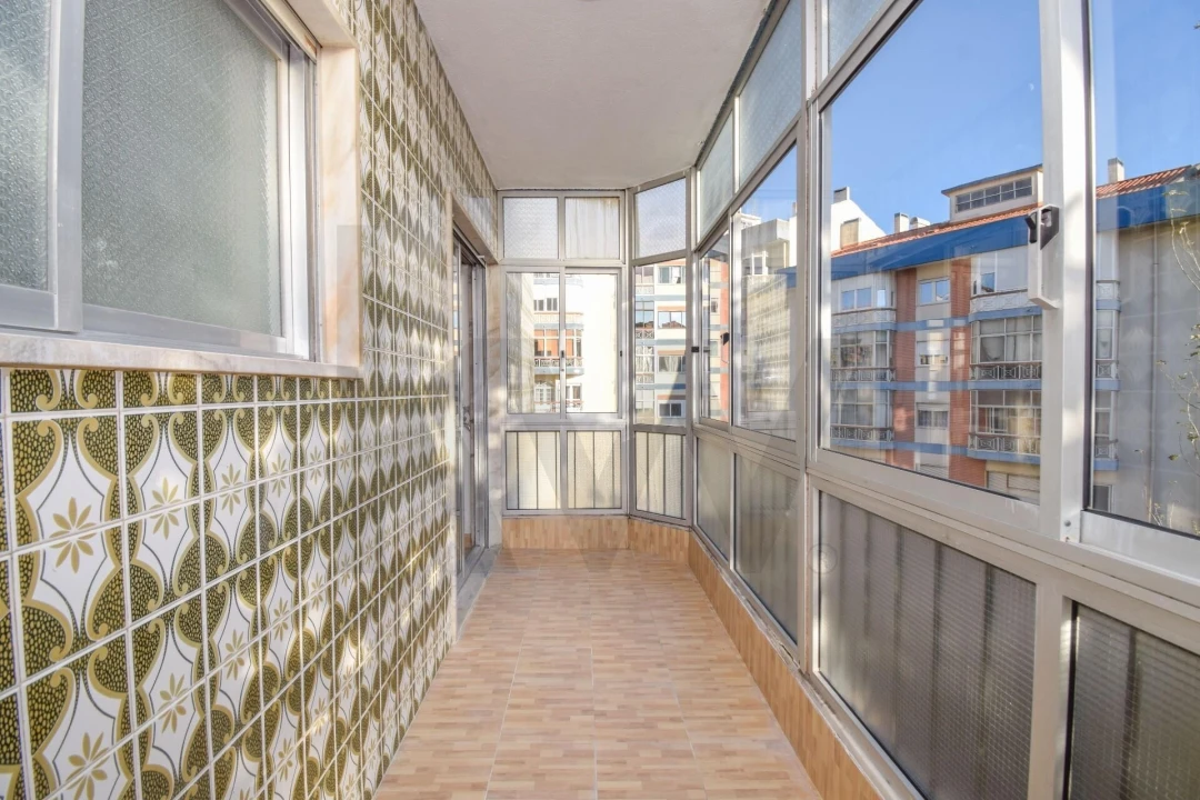 Apartamento T3 para Arrendamento em Massamá e Monte Abraão Foto 13