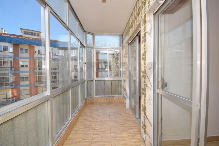 Apartamento T3 para Arrendamento em Massamá e Monte Abraão Foto 14