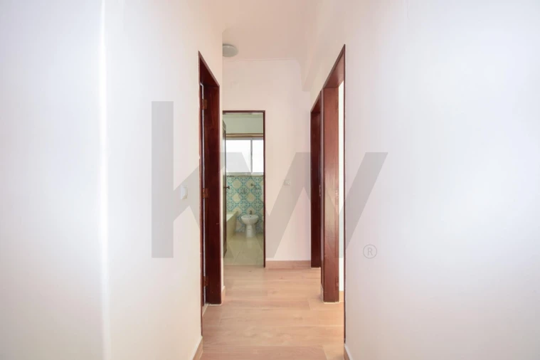 Apartamento T3 para Arrendamento em Massamá e Monte Abraão Foto 7