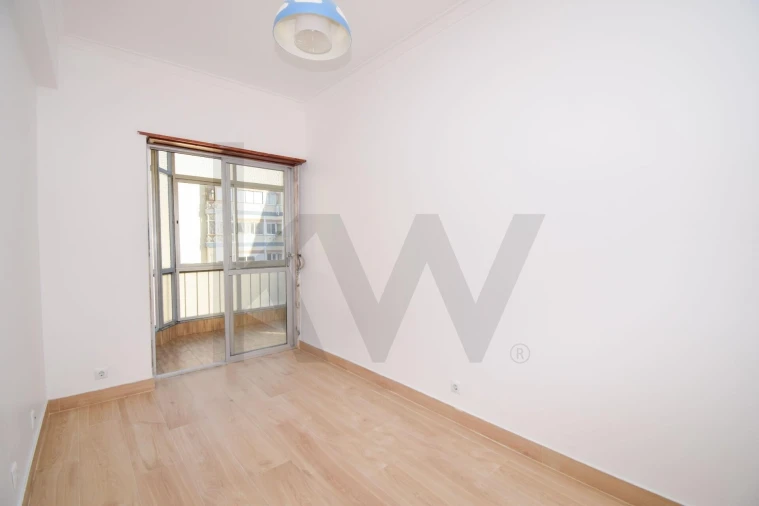 Apartamento T3 para Arrendamento em Massamá e Monte Abraão Foto 16