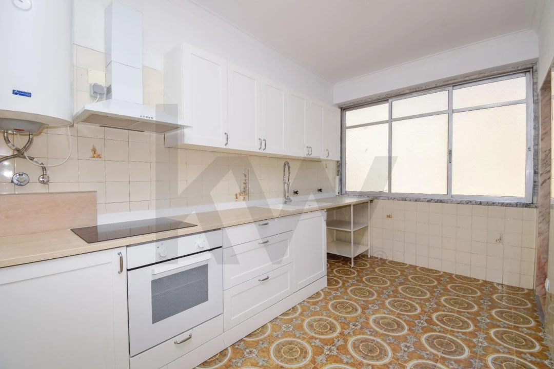 Apartamento T3 para Arrendamento em Massamá e Monte Abraão Foto 19