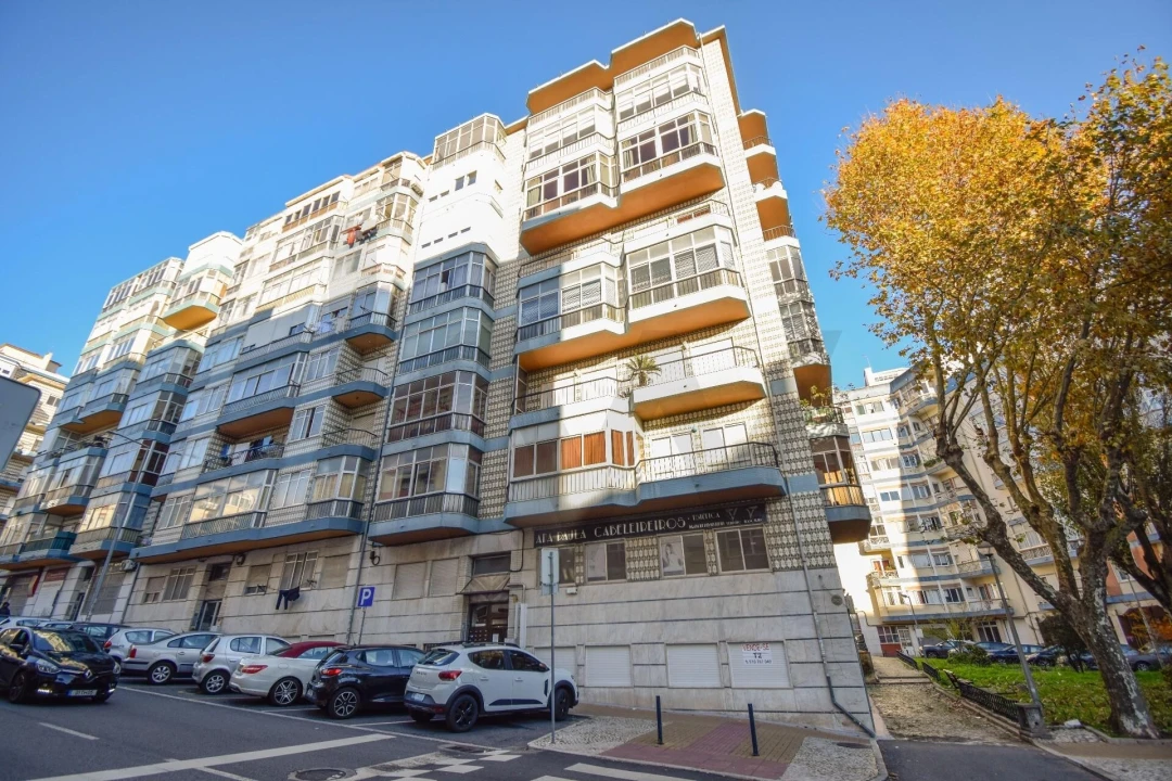 Apartamento T3 para Arrendamento em Massamá e Monte Abraão Foto 20