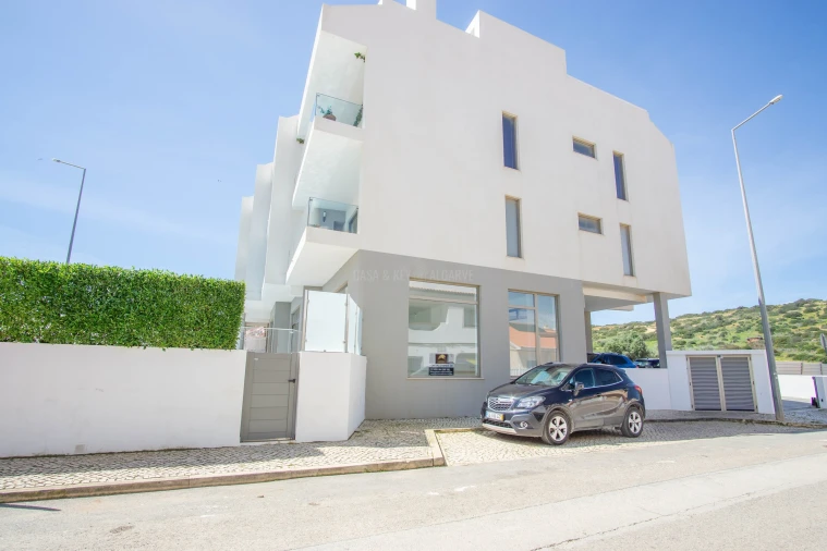 Negócio para Venda em Budens Foto 2