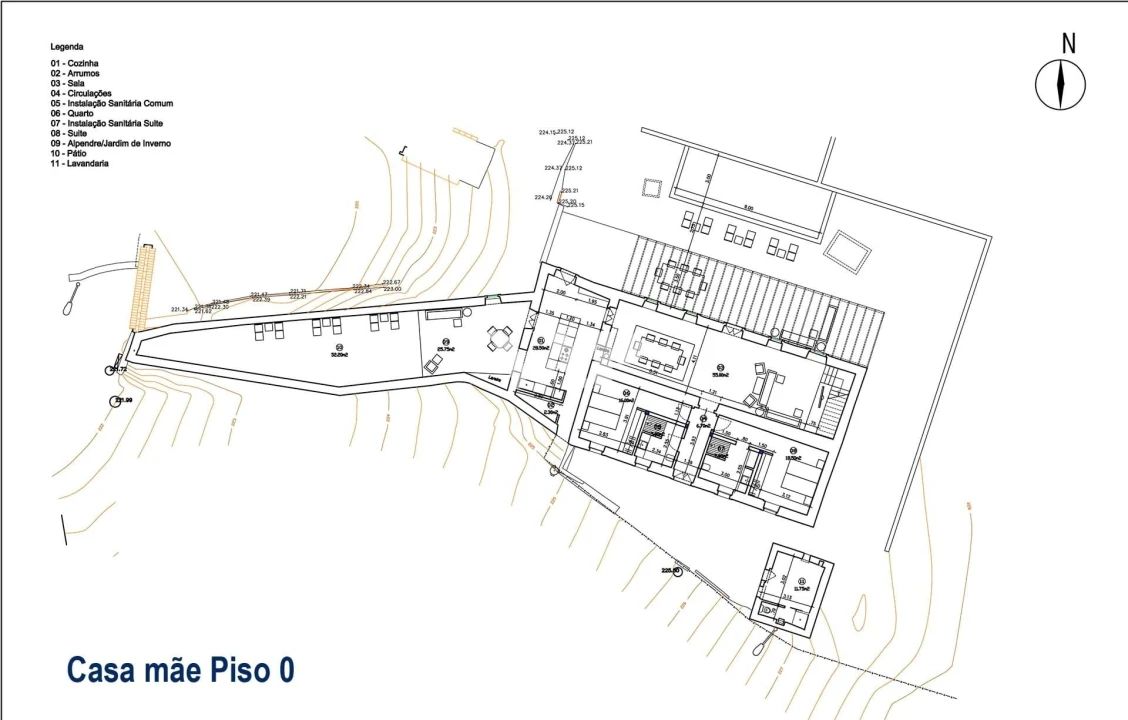 Moradia T9 para Venda em Santa Barbara de Nexe Foto 30