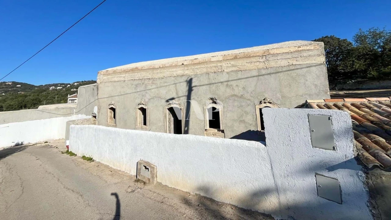 Moradia T9 para Venda em Santa Barbara de Nexe Foto 8