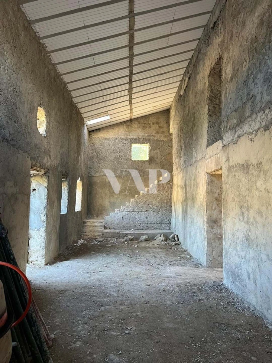 Moradia T9 para Venda em Santa Barbara de Nexe Foto 18