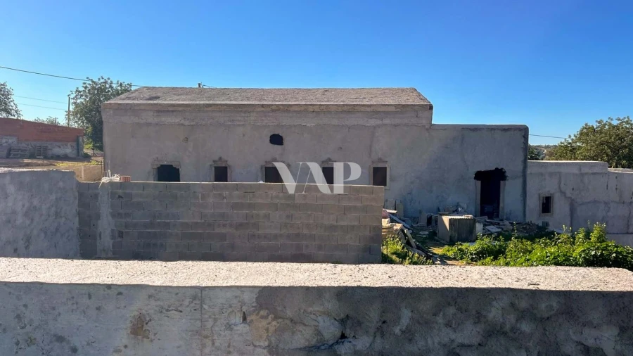 Moradia T9 para Venda em Santa Barbara de Nexe Foto 10