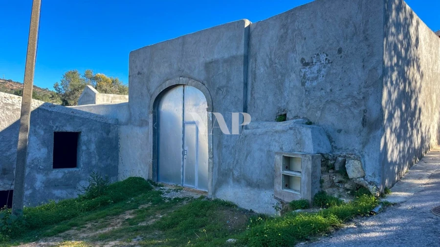 Moradia T9 para Venda em Santa Barbara de Nexe Foto 2