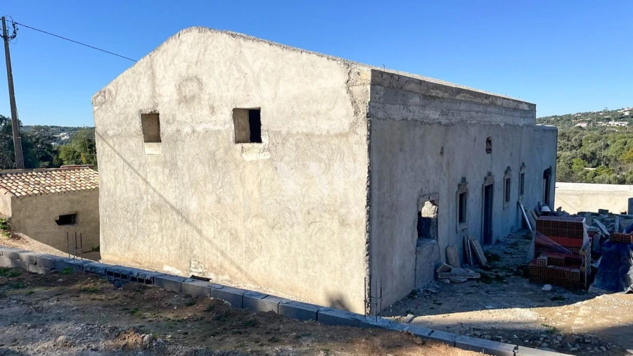 Moradia T9 para Venda em Santa Barbara de Nexe Foto 4