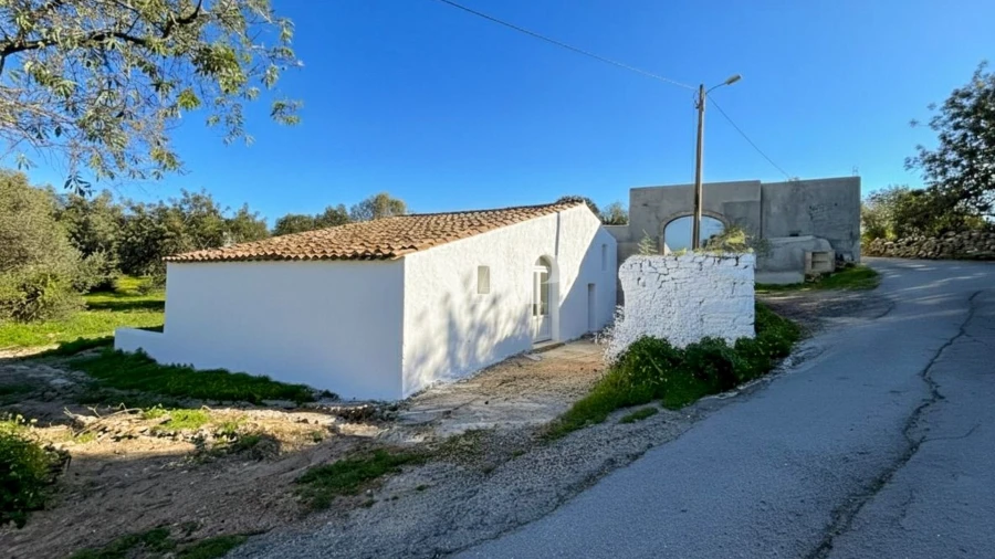 Moradia T9 para Venda em Santa Barbara de Nexe Foto 5