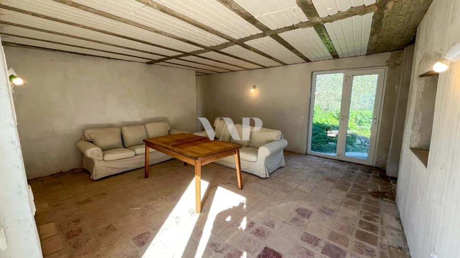 Moradia T9 para Venda em Santa Barbara de Nexe Foto 12