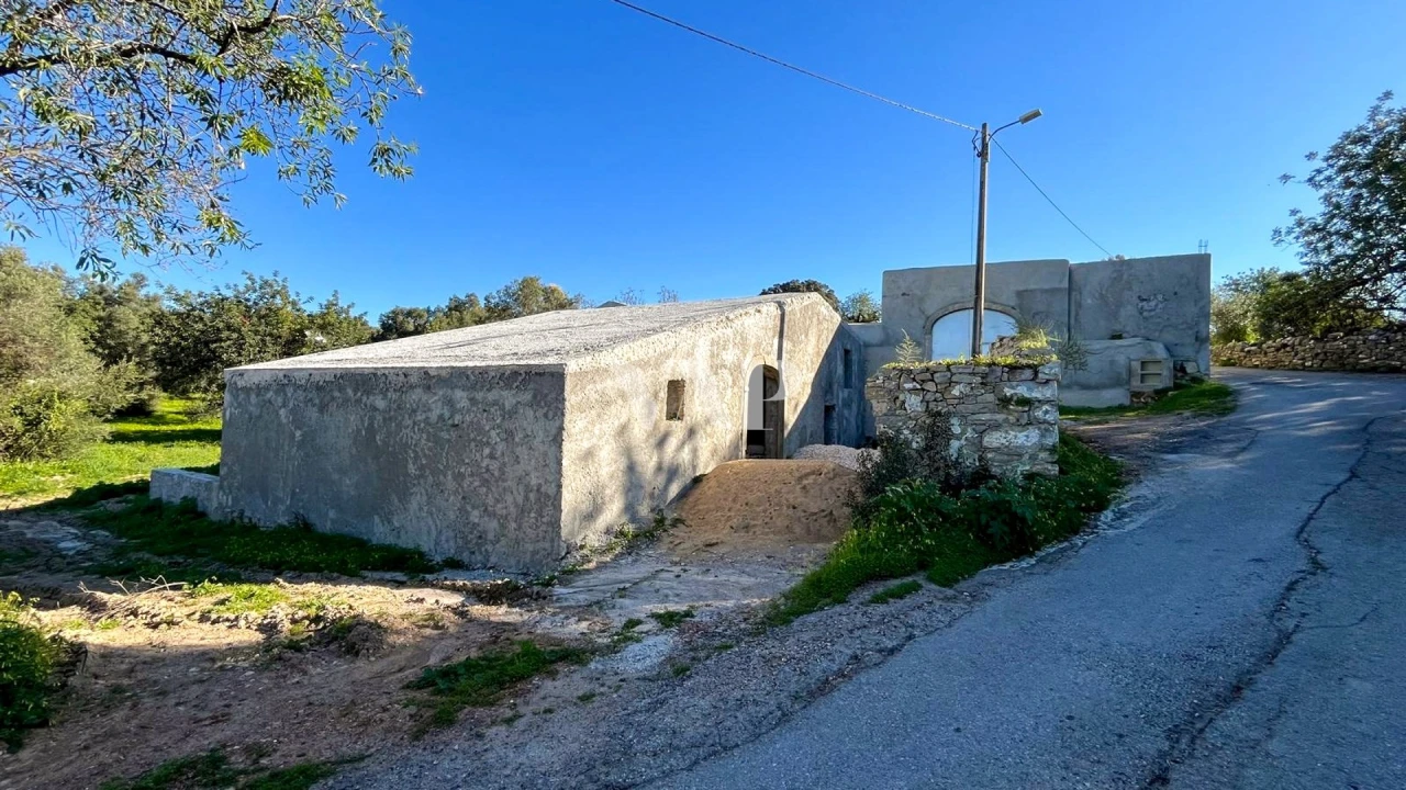 Moradia T9 para Venda em Santa Barbara de Nexe Foto 6