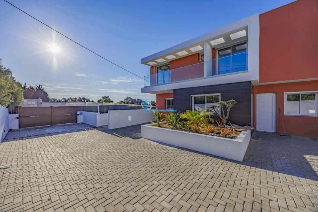 Moradia T3 para Venda em Albufeira e Olhos de Água Foto 6