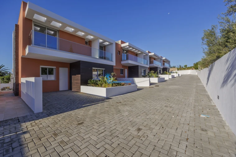 Moradia T3 para Venda em Albufeira e Olhos de Água Foto 47