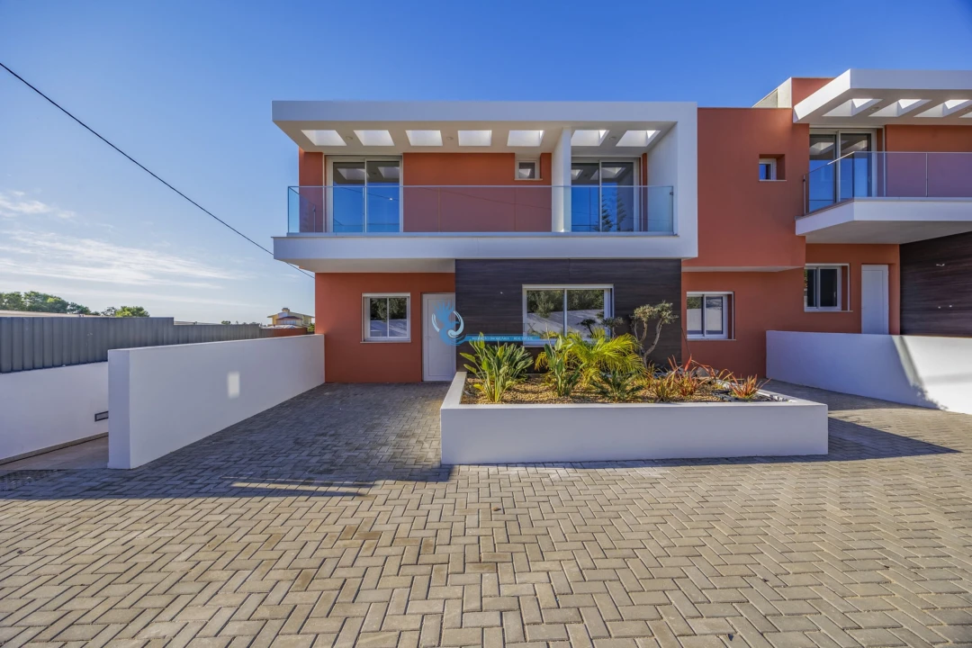 Moradia T3 para Venda em Albufeira e Olhos de Água Foto 5