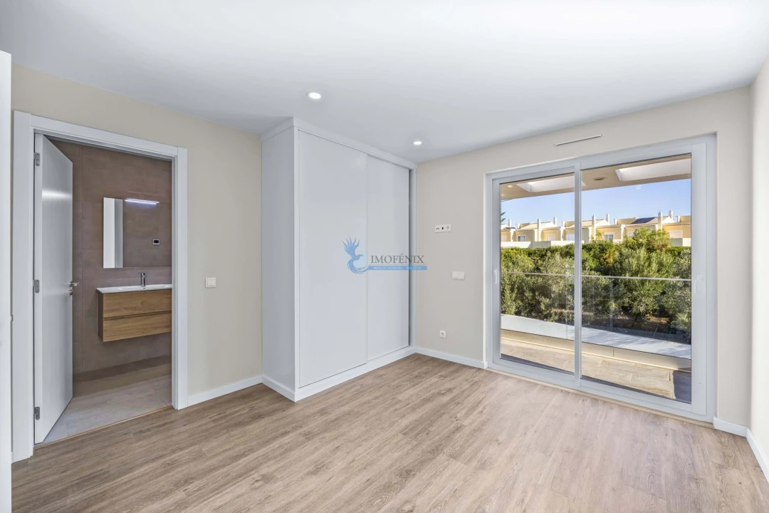 Moradia T3 para Venda em Albufeira e Olhos de Água Foto 21