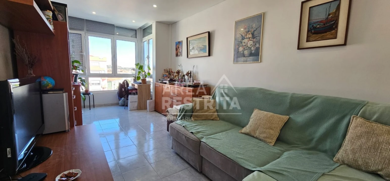 Apartamento T2 para Venda em Cacém e São Marcos Foto 13